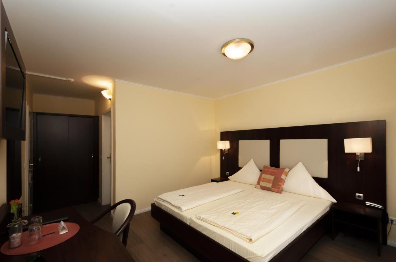 Hotel Gruene Tanne Гамбург Экстерьер фото