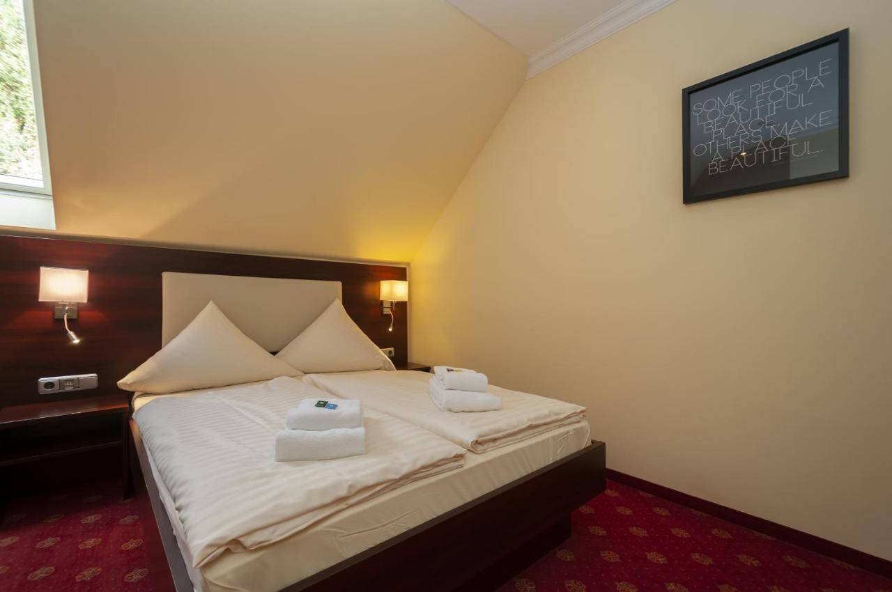Hotel Gruene Tanne Гамбург Экстерьер фото